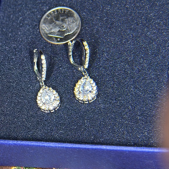 unbranded Jewelry - ♥️CZ & 14K Leverback Earrings silver teardrops